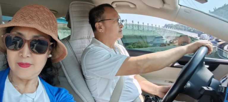 每月2000元、“反向春运”，旅居4年的老人，现在怎么样了？